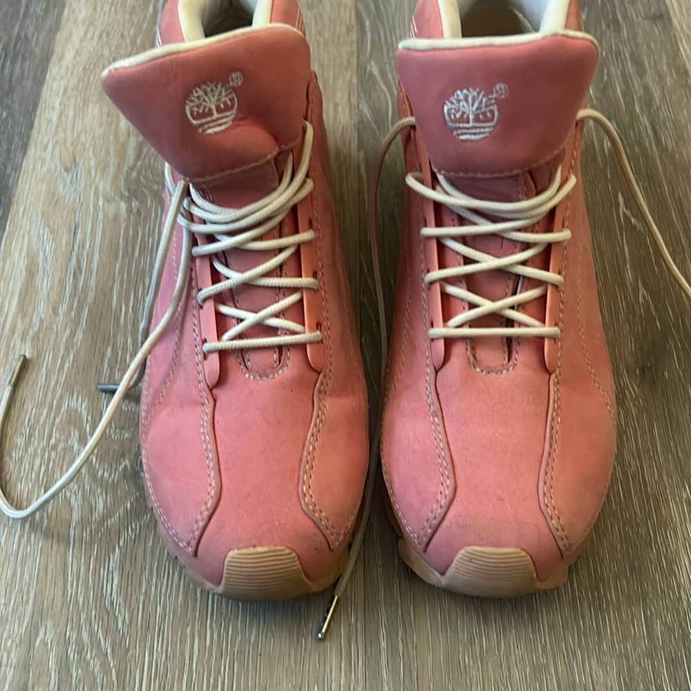 Ladies pink Timberland bootss